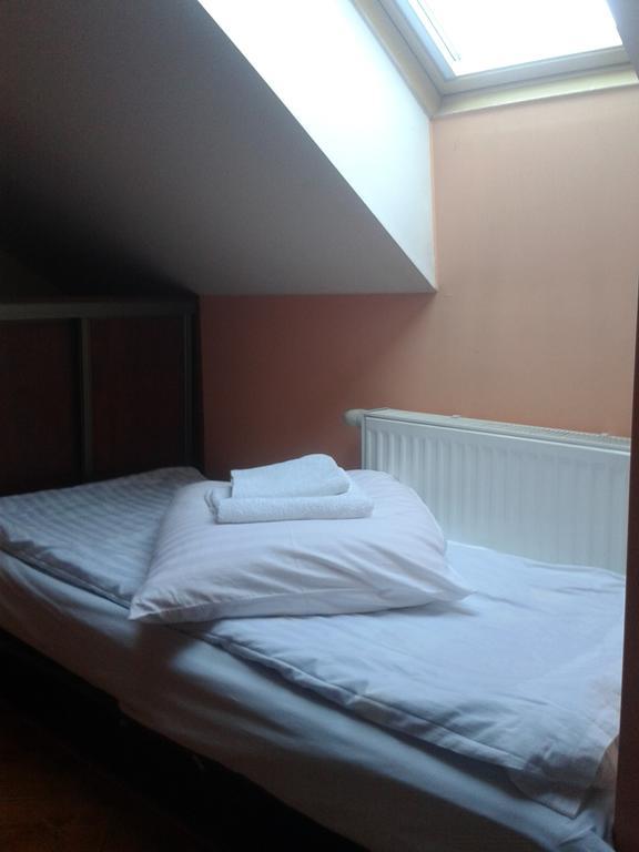 Hotel Gosciniec Sloneczny à Drzonków Chambre photo