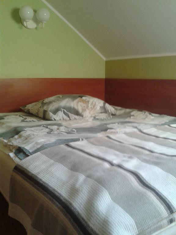 Hotel Gosciniec Sloneczny à Drzonków Chambre photo