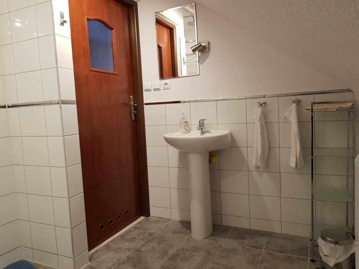 Hotel Gosciniec Sloneczny à Drzonków Extérieur photo