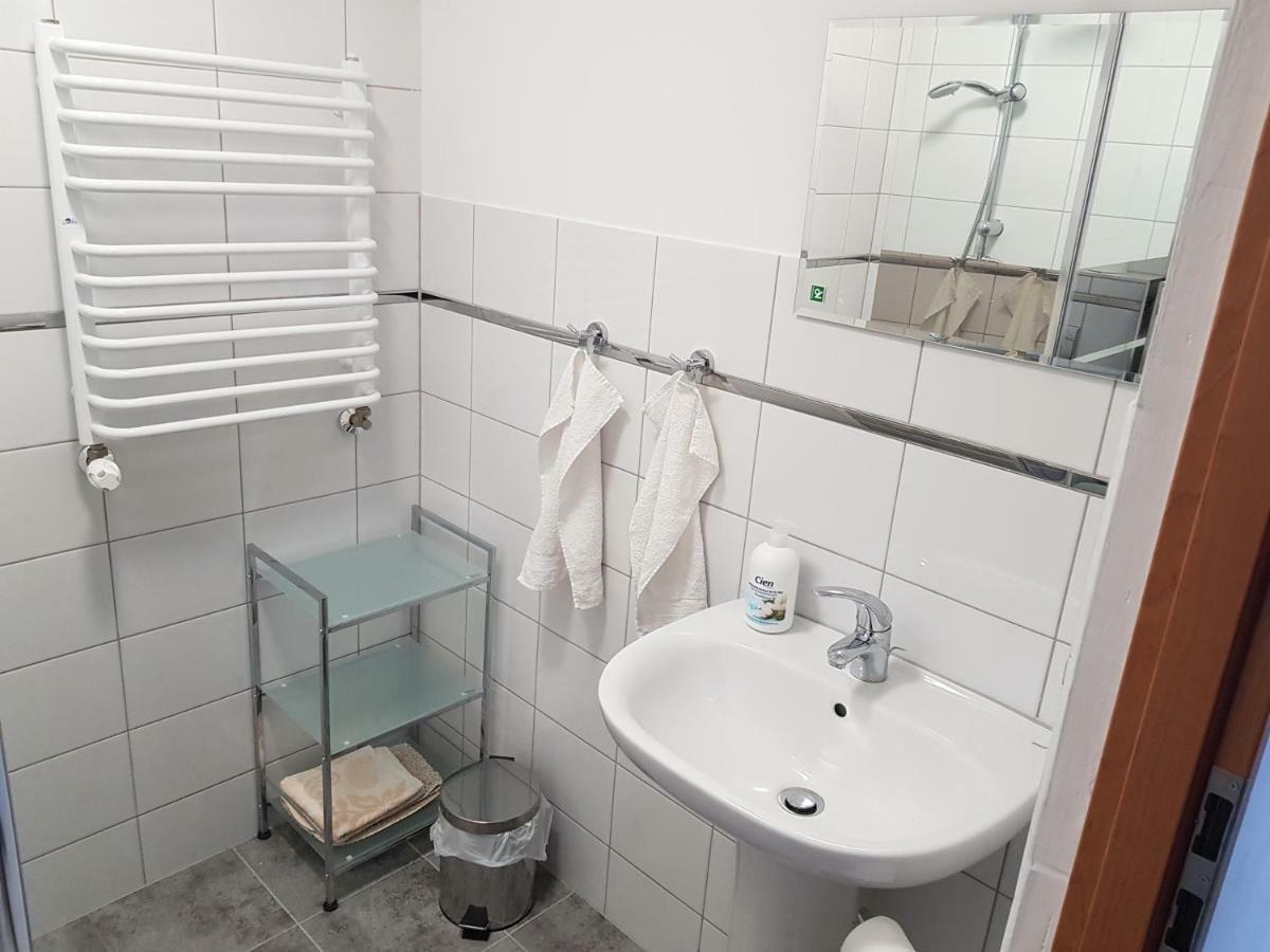 Hotel Gosciniec Sloneczny à Drzonków Extérieur photo