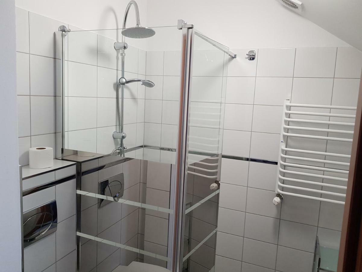 Hotel Gosciniec Sloneczny à Drzonków Extérieur photo
