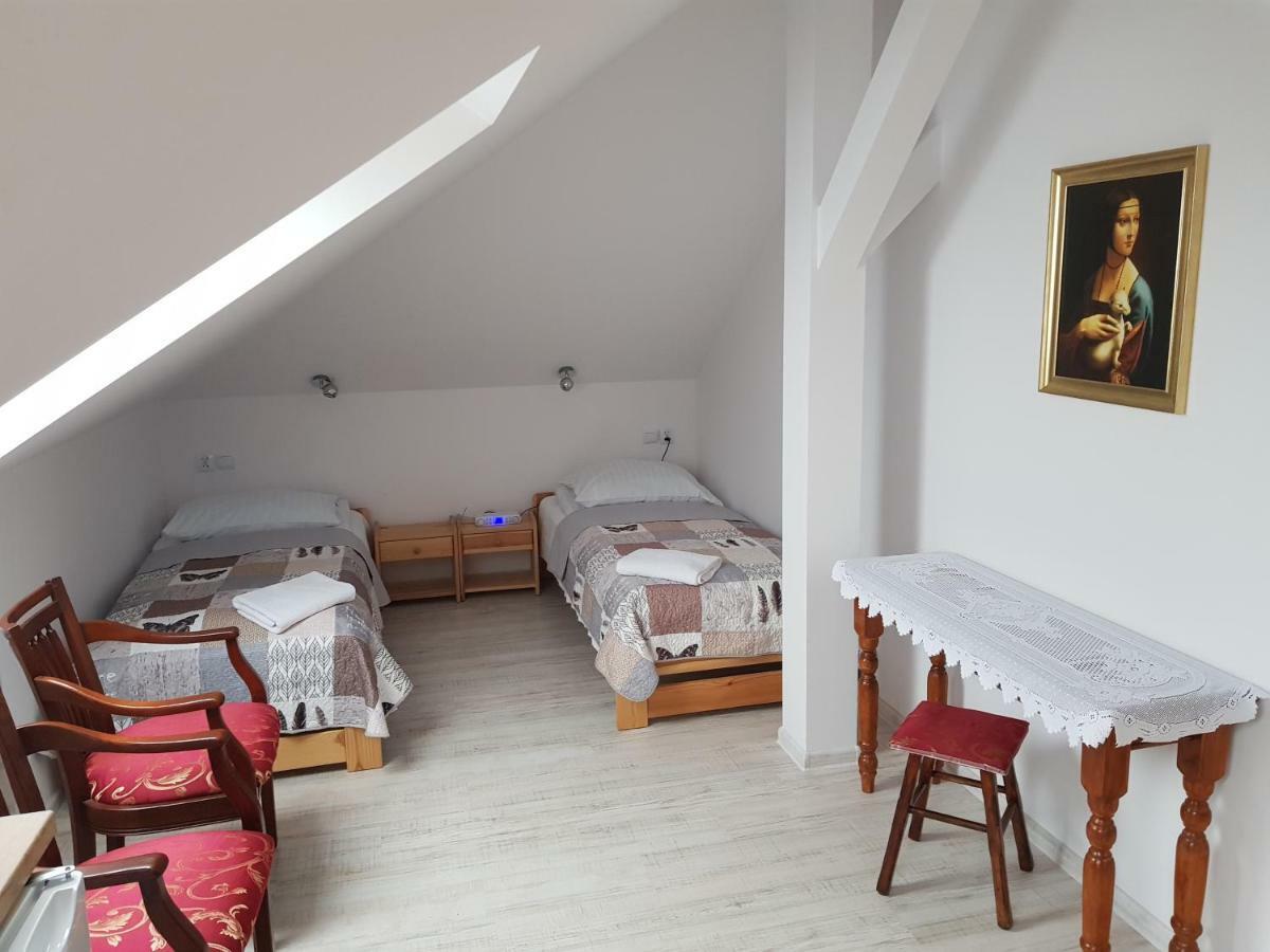 Hotel Gosciniec Sloneczny à Drzonków Extérieur photo